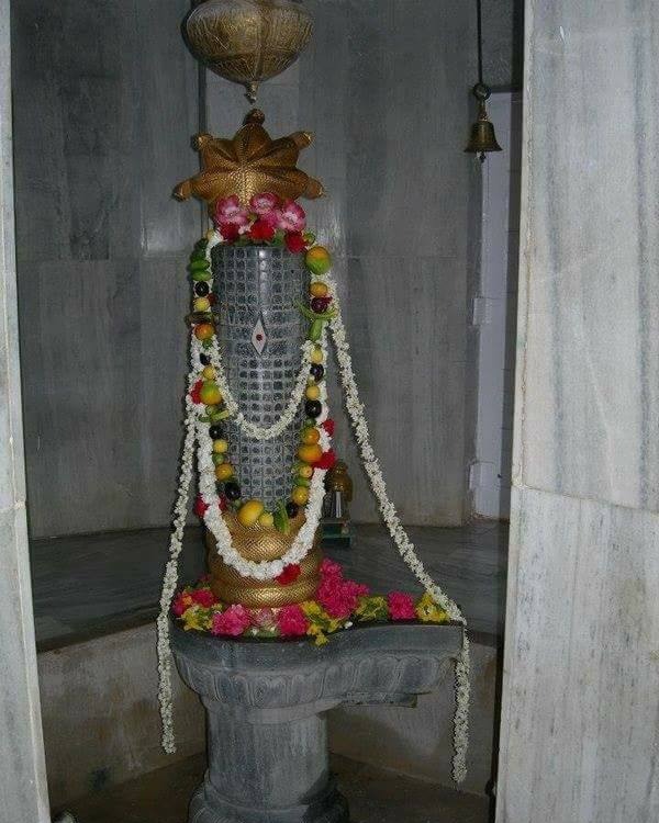 This is the only temple in the world where Abhishekam can be performed for koti lingalu.  This Temple is constructed by Shri. Padisala Veera Bhadraiah Garu and is located at Warangal, Telangana, India.  This temple has Koti Lingalu ( One crore Shiva Lingalu) and is the only temple in the world where one can perform abhishekam to Koti Lingalu.  If a person lives for 100 years and performs abhishekam to Shiva Lingam every day, he can only perform abhishekam 36,500 times in his life time. At this temple you can perform abhishekam to Koti Lingalu (1,00,00,000) at the same time.  History says that King Ravana, who was a great devotee of Lord Shiva, has performed abhishekam to 5 crore(pancha koti) Shiva Lingalu at the same time. Shri. Padisala Veera Bhadraiah garu was looking for options, for a normal human being to perform the same. This would not be achievable by a normal human being in his life time. With his research and guidance from lot of great saints, he came with an architecture where abhishekam can be performed for Koti Lingalu, at the same time. His dream and vision came true as Koti Lingala Temple, which is constructed in Warangal in 1987.  Temple is named as Shri Swayambhu Narmada Baana Kotilinga Veerabadra Narmadeshwara Swamy Devasthanam.  || Om Namah Shivaya ||